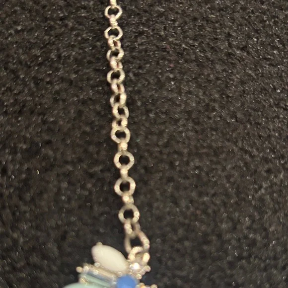 Elegant Silver and Blue Necklace - Picture 7 of 7